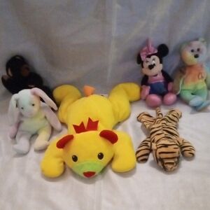 6 Various The Bennie Babies  Plushed Collectible Toy